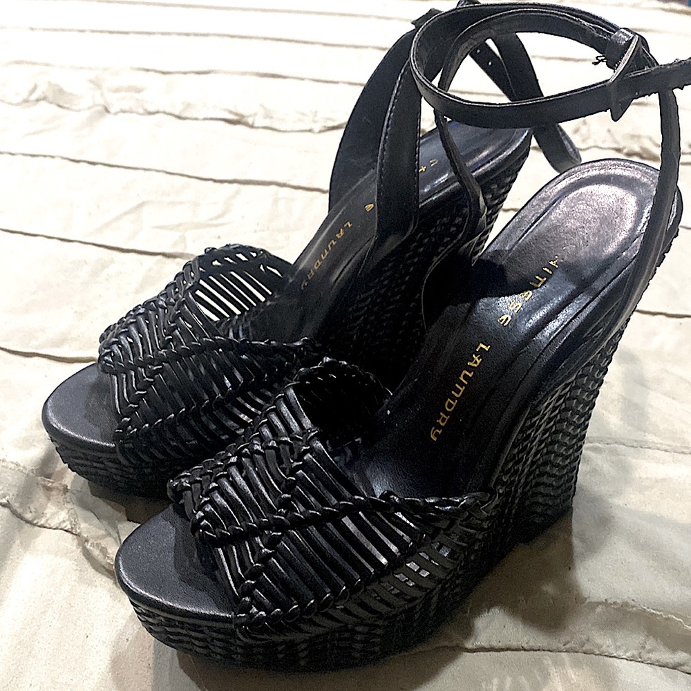 Chinese Laundry Wedge Black Leather Basket Sandals